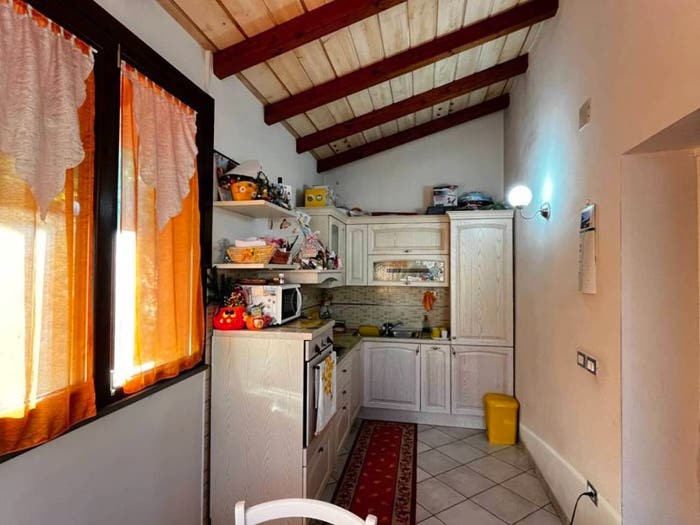 Casa con 6 locali in vendita in Levane, Montevarchi