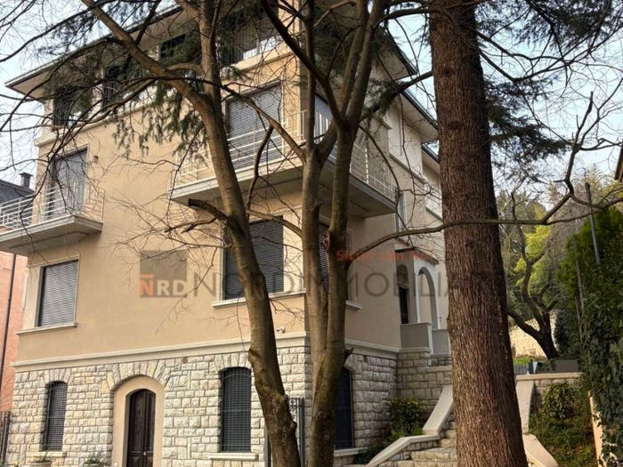 Casa quadrilocale in vendita in Via Giuseppe Ragazzoni, Panoramica, Brescia