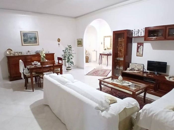Appartamento con 6 locali in vendita in Via Francesco Garrano, Centro, Pachino