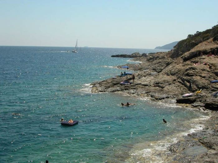 Appartamento trilocale in vendita in Viale Italia, Porto Azzurro