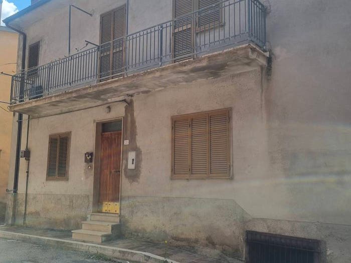 Casa con 6 locali in vendita in Via Madonnina, Centro, Celano