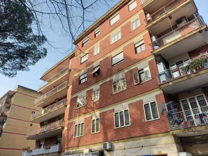 Appartamento con 5 locali in vendita in Viale Vincenzo Cappiello, Centro Storico Corso Trieste, Caserta