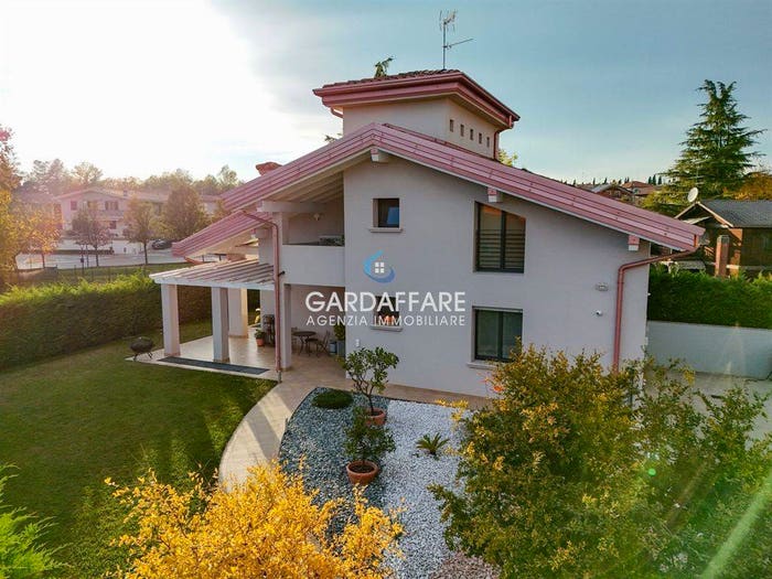 Casa con 6 locali in vendita in Via Antonioli, Rivoltella, Desenzano del Garda