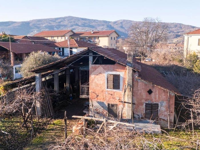 Casa quadrilocale in vendita in via Largo Guglielmo Marconi, Costiglione Saluzzo, Costigliole Saluzzo