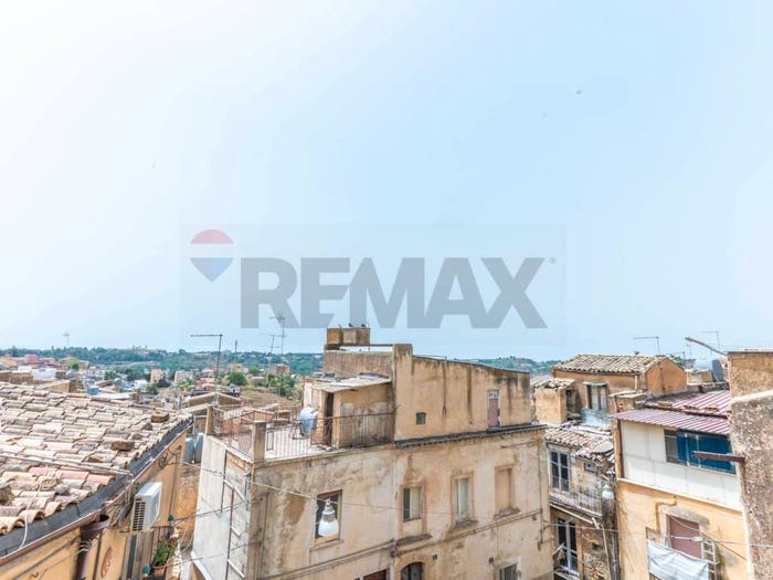 Appartamento trilocale in vendita in Centro, Caltagirone