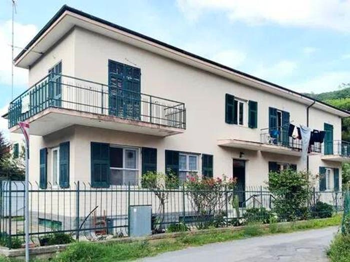 Casa con 6 locali in vendita in Via Dei Carabigi A, Centro, Albisola Superiore