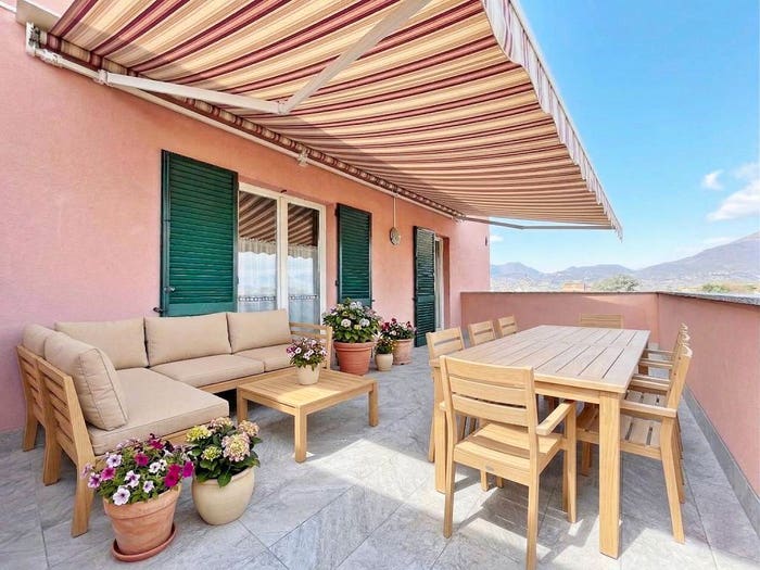Appartamento quadrilocale in vendita in Via Papa Giovanni XXIII, Centro, Merone