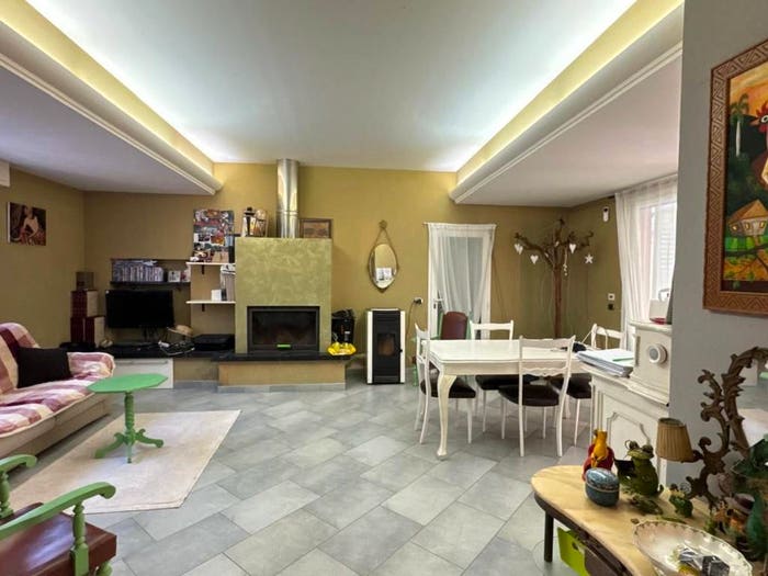 Casa con 6 locali in vendita in Via Don Romeo Bagattoni, Villafranca, Forlì