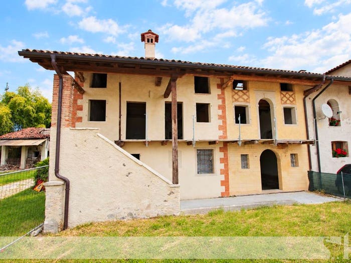 Casa con 6 locali in vendita in Via Menin, Menin, Cesiomaggiore