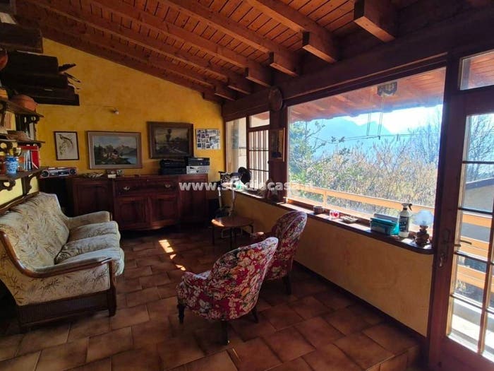 Casa con 6 locali in vendita in Centro, Solto Collina