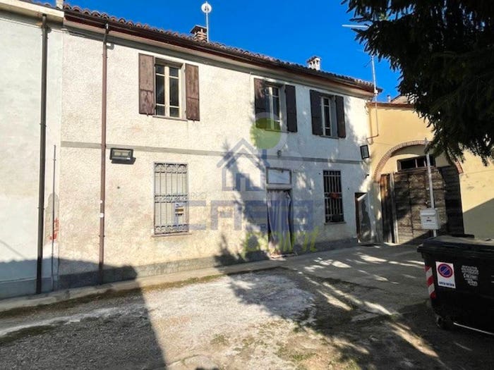 Casa quadrilocale in vendita in VIA PROVINCIALE SAN PEDRETTO, Centro, Castelvetro Piacentino