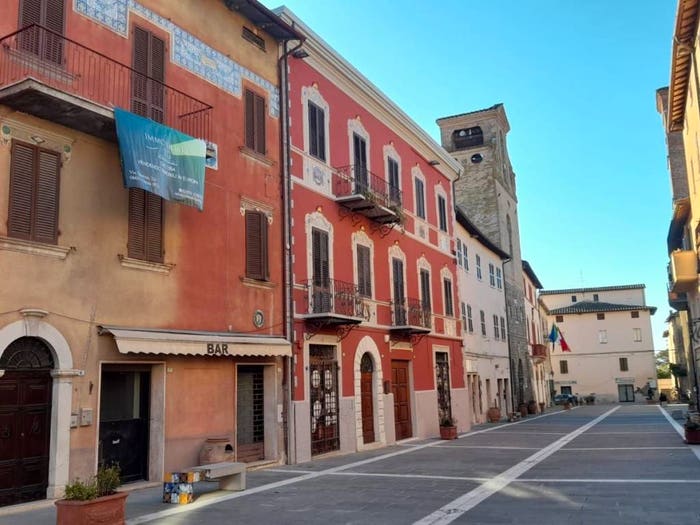 Casa con 6 locali in vendita in Piazza dei Consoli, Centro, Deruta