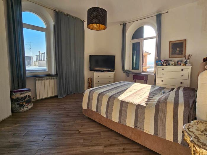 Appartamento quadrilocale in vendita in Via Patmo, Pegli, Genova