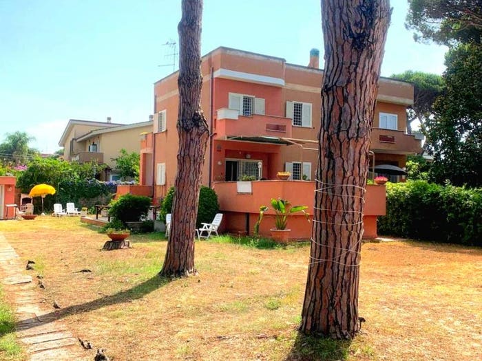 Casa con 6 locali in vendita in Lungomare Enea, Lavinio Mare, Anzio