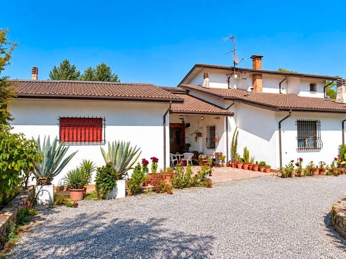 Casa quadrilocale in vendita in Strada Coramina, Bivio Correggi, Ostellato