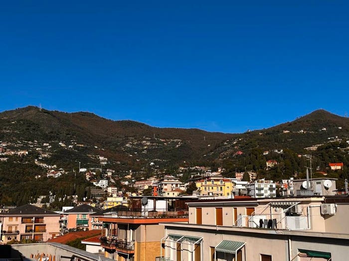 Casa con 5 locali in vendita in Via Leonardo da Vinci, Fenarina Via Neghelli Collina di Ponente, Alassio