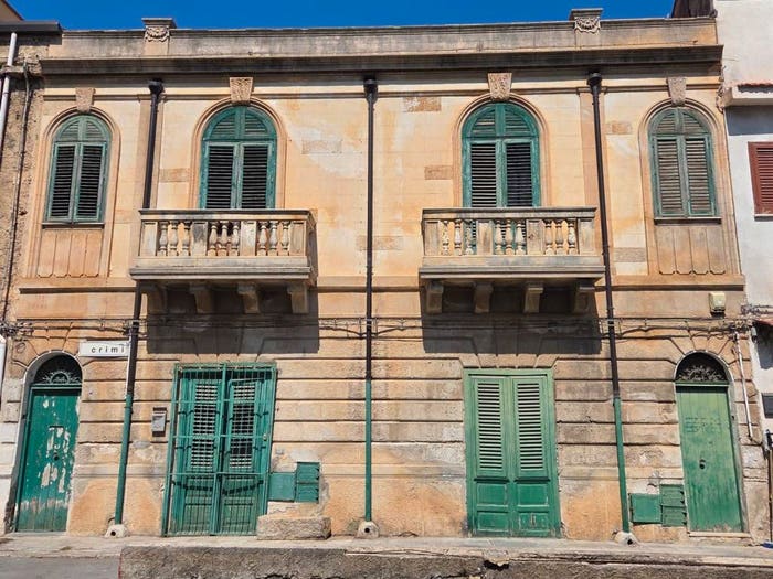 Appartamento con 6 locali in vendita in Via Crimi, Villagrazia, Palermo