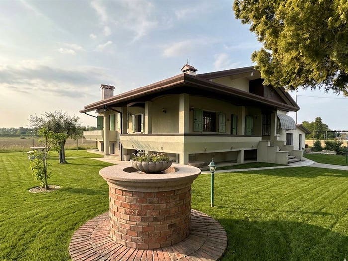 Casa con 6 locali in vendita in Pasiano di Pordenone