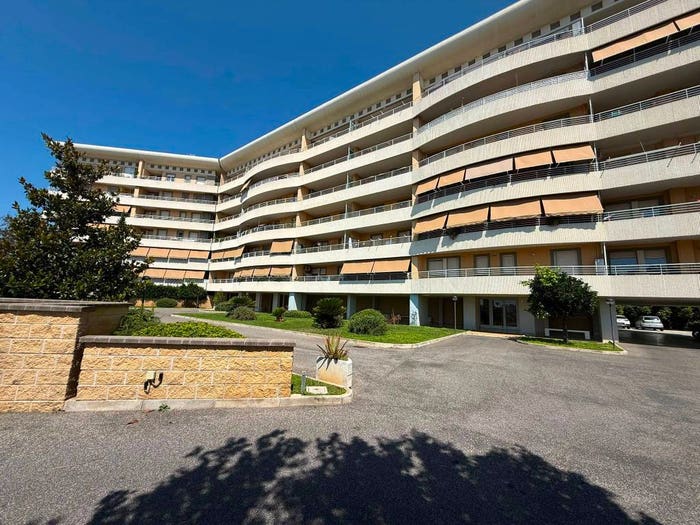 Appartamento trilocale in vendita in Via Eduardo De Filippo, Guardapasso, Aprilia