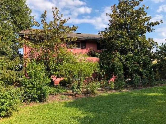Casa con 6 locali in vendita in Strada Strognano, Strognano, Langhirano