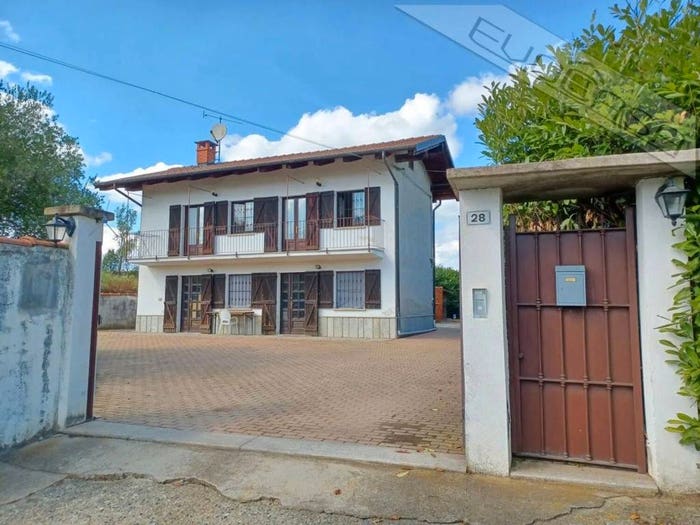 Casa quadrilocale in vendita in Via Assarti, Barge