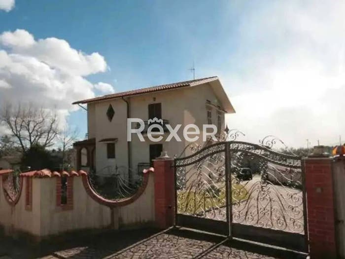 Casa con 6 locali in vendita in Via San Paolo, Centro, Colledara