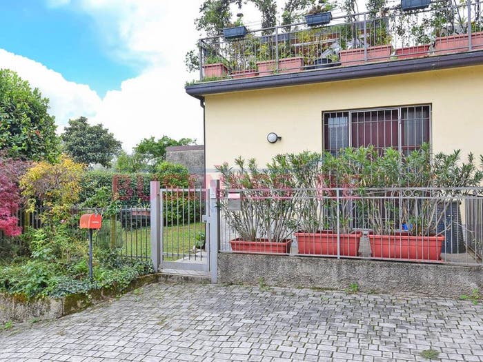 Appartamento bilocale in vendita in Via Giovanni Corti, Centro, Erba