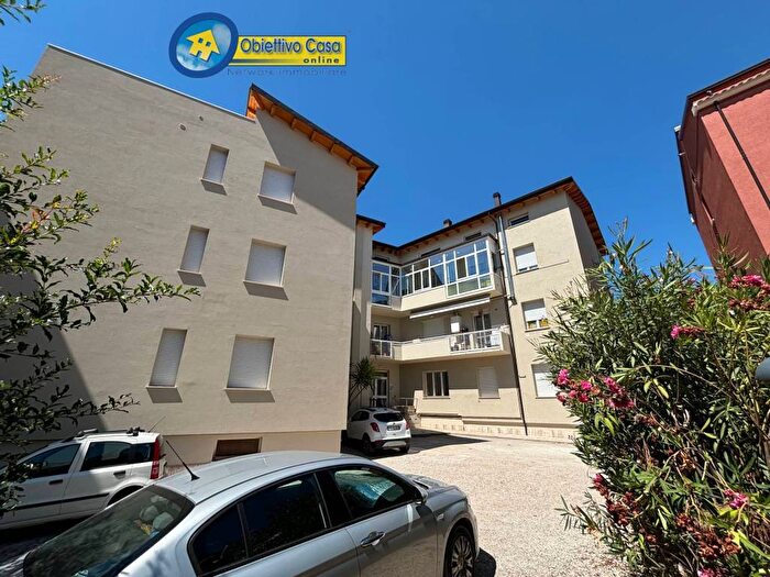 Appartamento con 6 locali in vendita in via fonte regina, Centro, Teramo