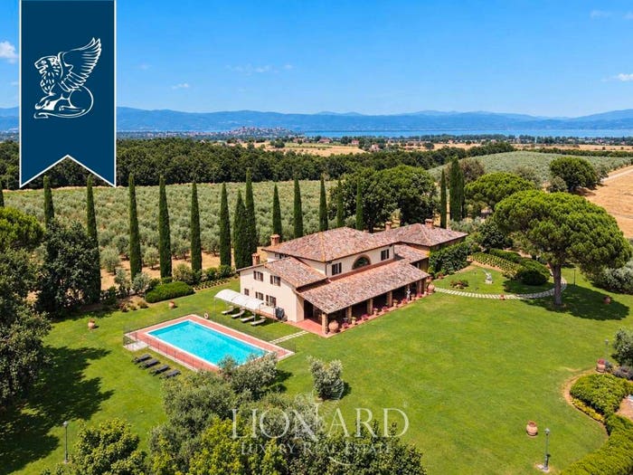 Casa con 6 locali in vendita in Badia, Castiglione del Lago