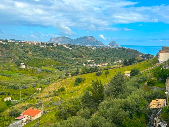 Appartamento con 5 locali in vendita in Via Loreto, Centro, Altavilla Milicia