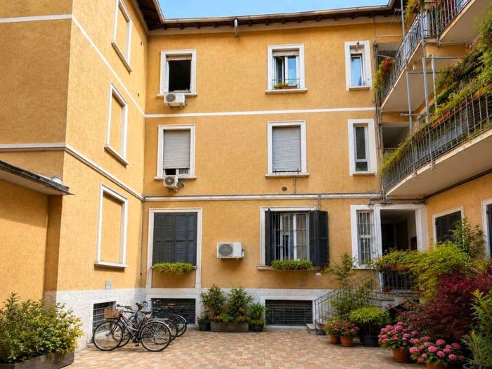 Appartamento trilocale in vendita in via GIAMBELLINO, Giambellino, Milano
