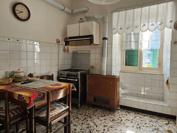 Appartamento trilocale in vendita in Via Costa del Vento, Fiorino, Genova