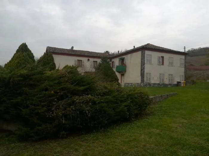 Casa con 6 locali in vendita in Via Vignale No Number, Stazione, Alice Bel Colle