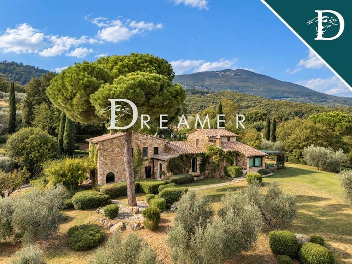 Casa con 6 locali in vendita in Via Camporsevoli, Cetona