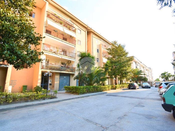 Casa quadrilocale in vendita in Viale dei Gelsomini, Centro, Pollena Trocchia