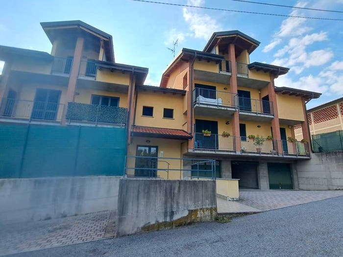 Appartamento trilocale in vendita in Via Ronchetti, Albizzate