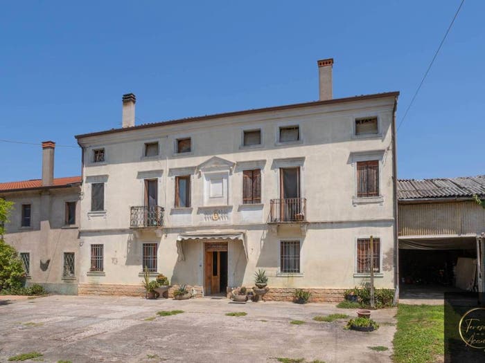 Casa con 6 locali in vendita in Via Crosara, Legnago