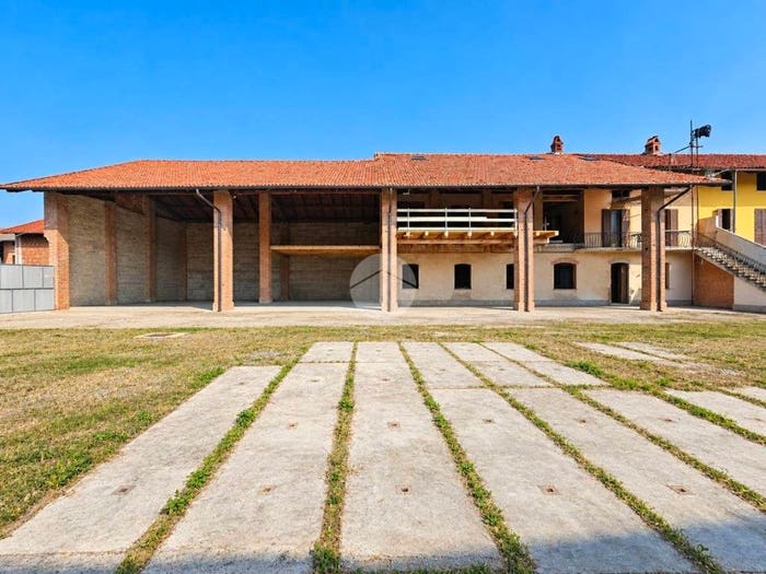 Casa con 6 locali in vendita in Via IV Novembre, Vallo, Caluso
