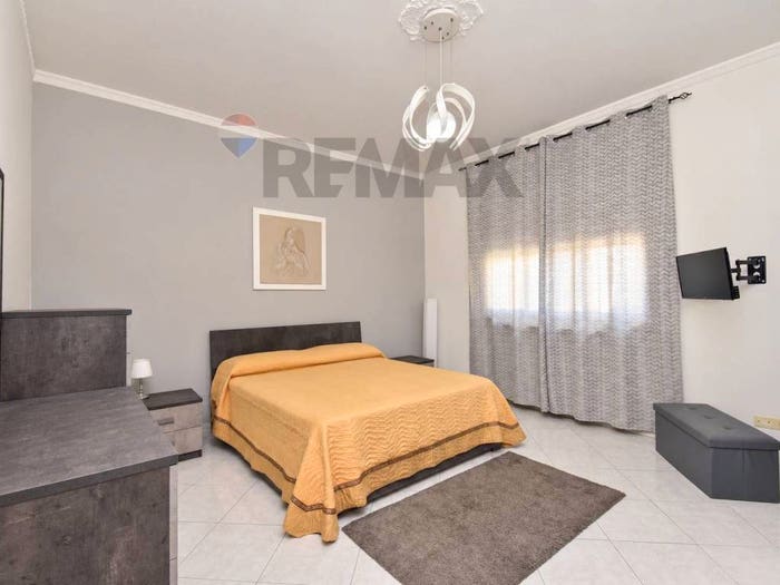 Appartamento con 6 locali in vendita in Via Siracusa, Centro, Giarre