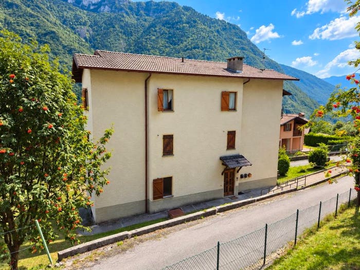 Appartamento con 5 locali in vendita in Via Staletti, Ardesio