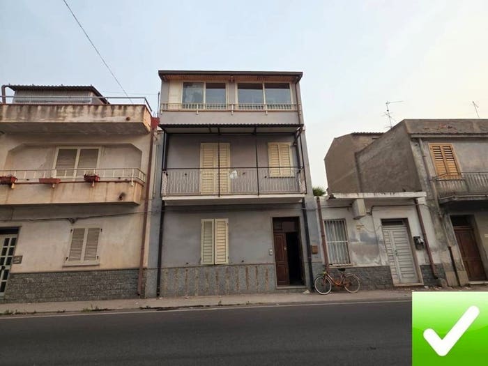 Casa con 6 locali in vendita in Bova Marina