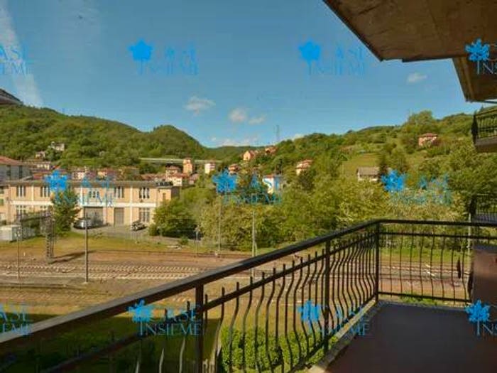 Appartamento quadrilocale in vendita in Via Martiri Della Benedicta, Centro, Rossiglione
