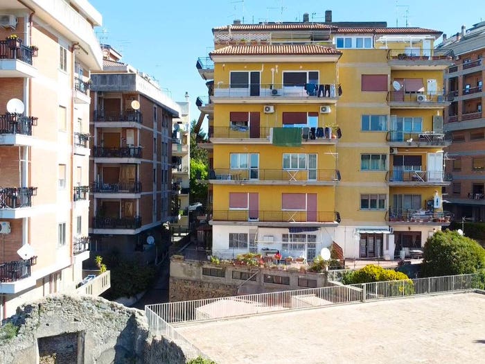 Case in Vendita e in Affitto - 2