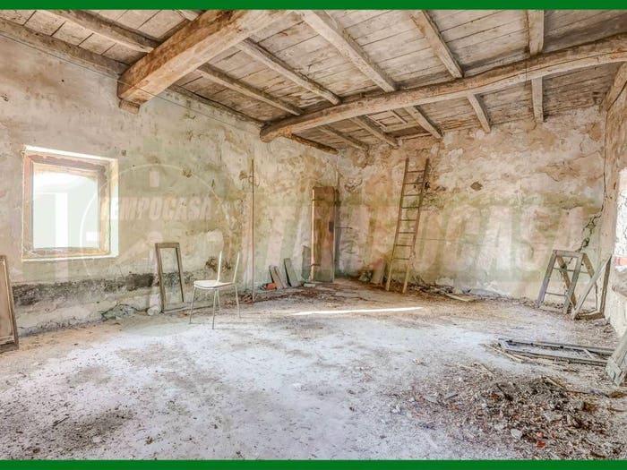 Casa bilocale in vendita in Piazza San Martino, Barasso