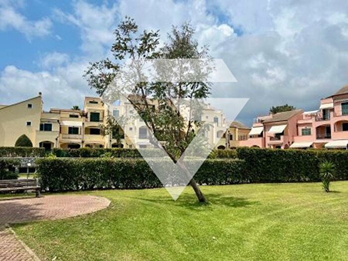 Appartamento trilocale in vendita in Viale Enrico Toti, Centro, Loano