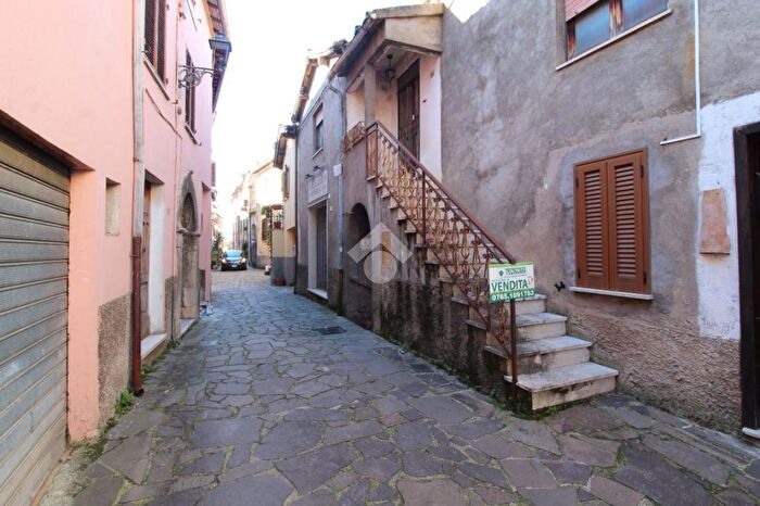 Appartamento trilocale in vendita in Via Roma, Montenero Sabino