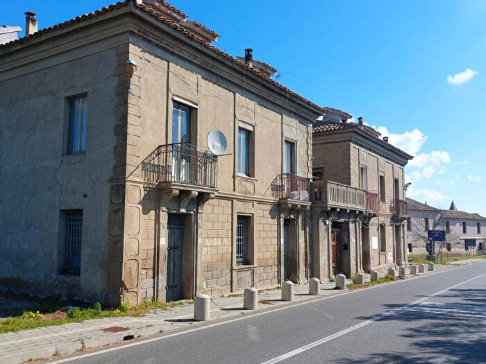Casa con 6 locali in vendita in Via Scylletion, Roccelletta, Borgia