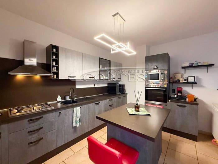 Appartamento con 5 locali in vendita in Viale Cante di Montevecchio, Centro, Monte Porzio