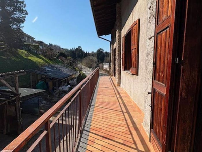 Appartamento trilocale in vendita in Tavernola, Como