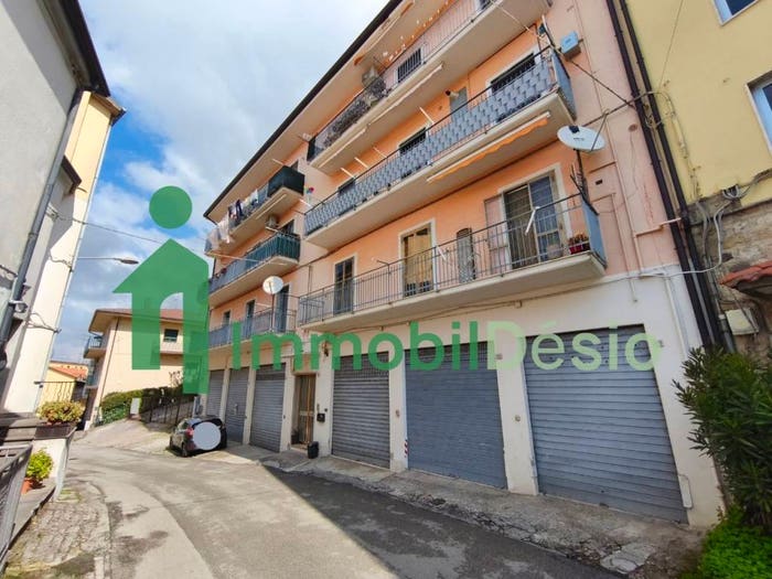 Appartamento con 6 locali in vendita in Via Maggio, Picerno